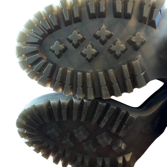 Dr. Martens Magdalena Women's Red Suede High-Heel Ankle Boots Size 7 US / 5 UK - Picture 10 of 11